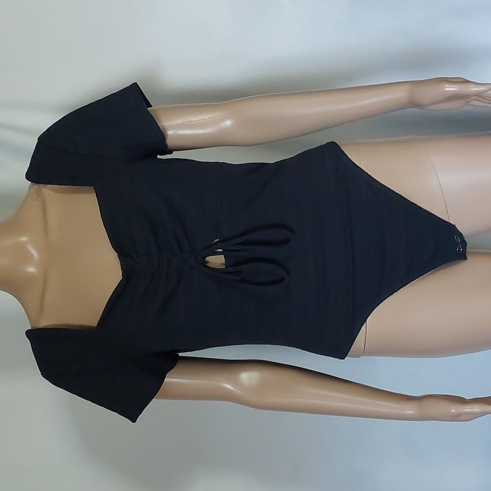 SO goods for life could Bow one tie front short sleeve Women's bodysuit size L